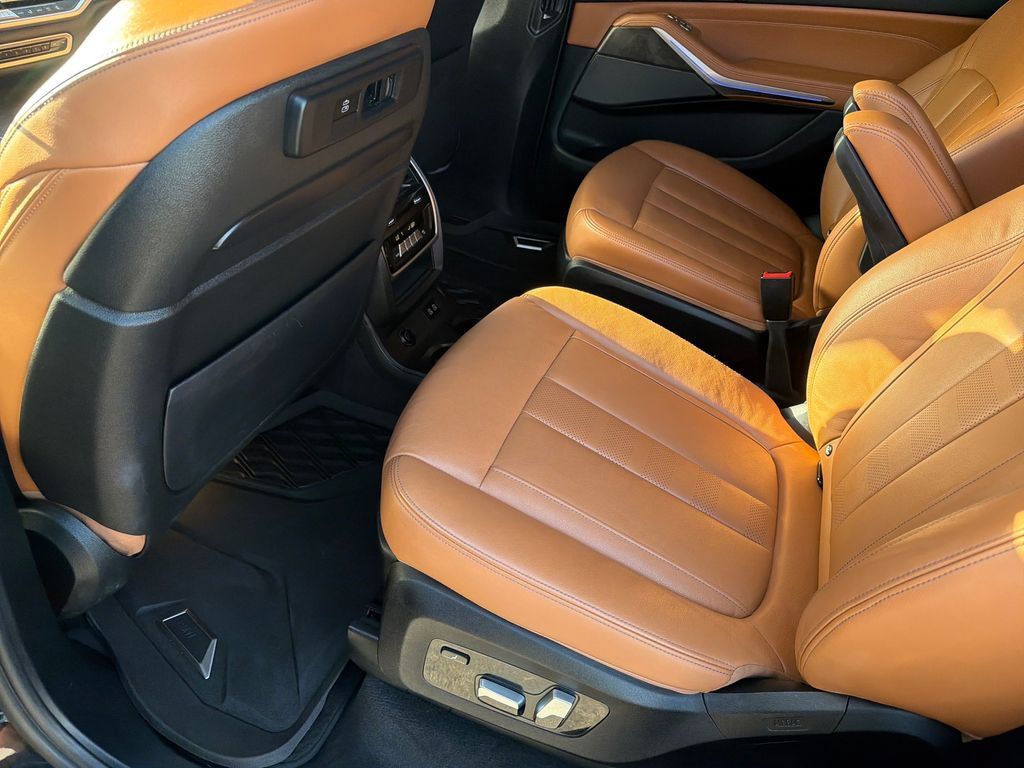 Used 2020 BMW X7 xDrive40i w/ M Sport Package AWD/4WD image 33