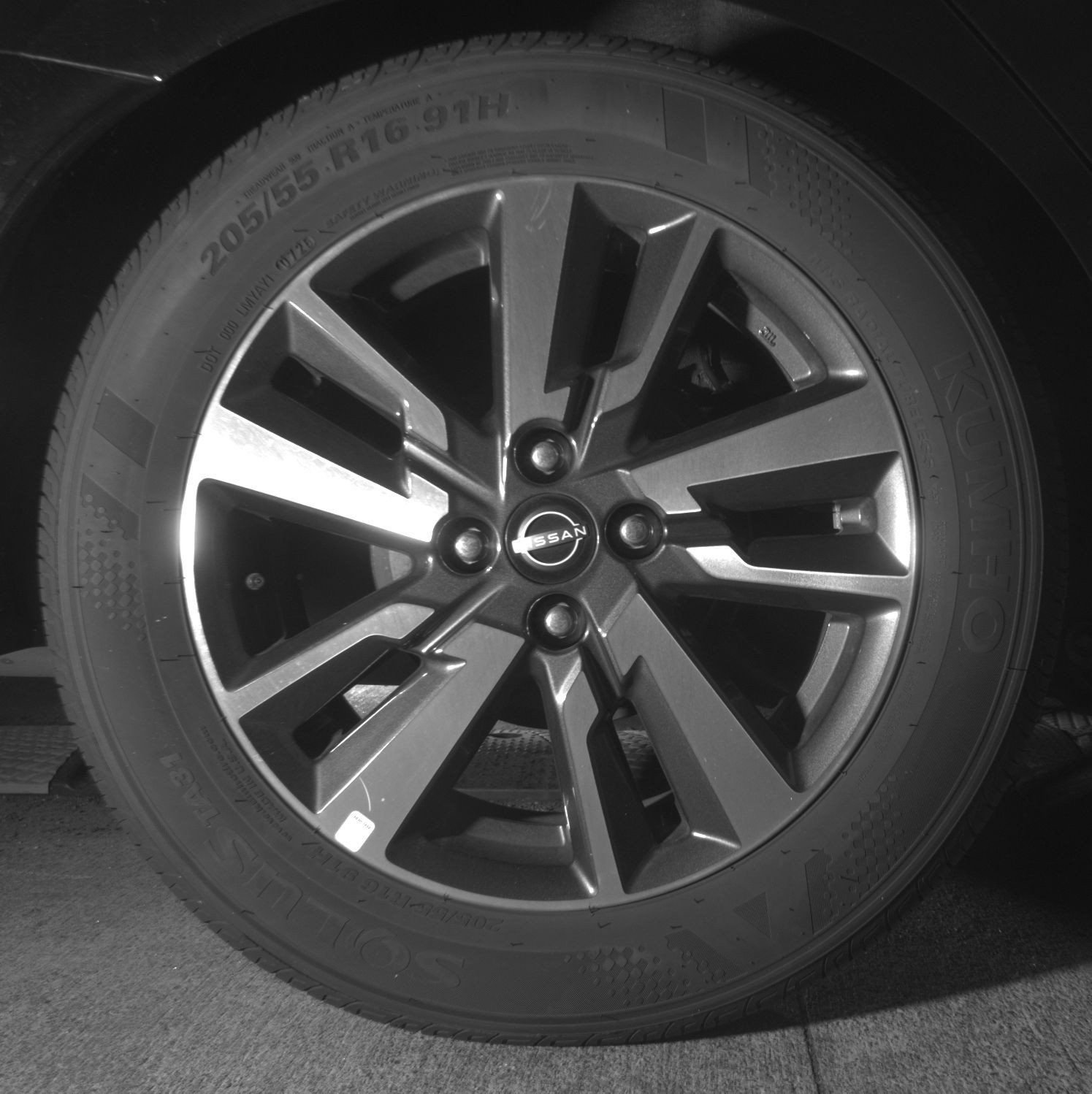 Used 2025 Nissan Versa SV FWD image 18