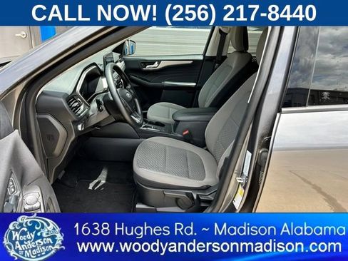 Used 2021 Ford Escape SE w/ SE Sport Appearance Package FWD image 16