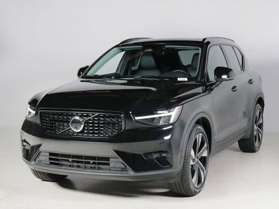 Used 2025 Volvo XC40 B5 Plus