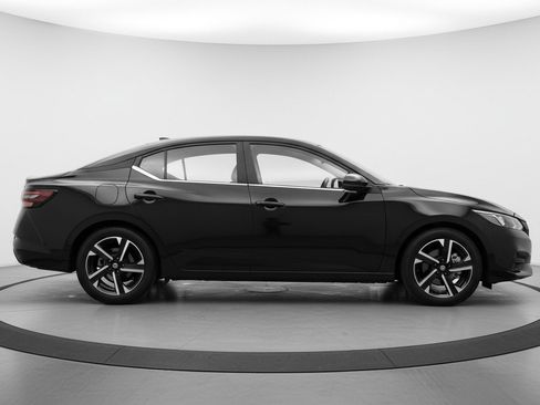 Used 2025 Nissan Sentra SV image 11