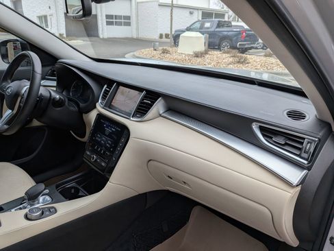 Used 2019 INFINITI QX50 Essential w/ Premium Heat Package image 42