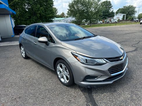 Certified 2017 Chevrolet Cruze Premier FWD image 3