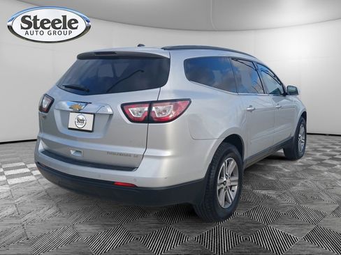Used 2015 Chevrolet Traverse LT image 4