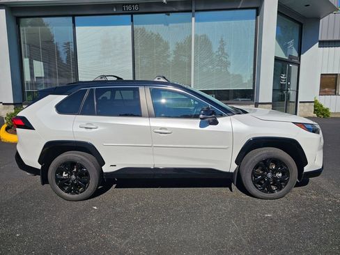 Used 2023 Toyota RAV4 XSE AWD/4WD image 8