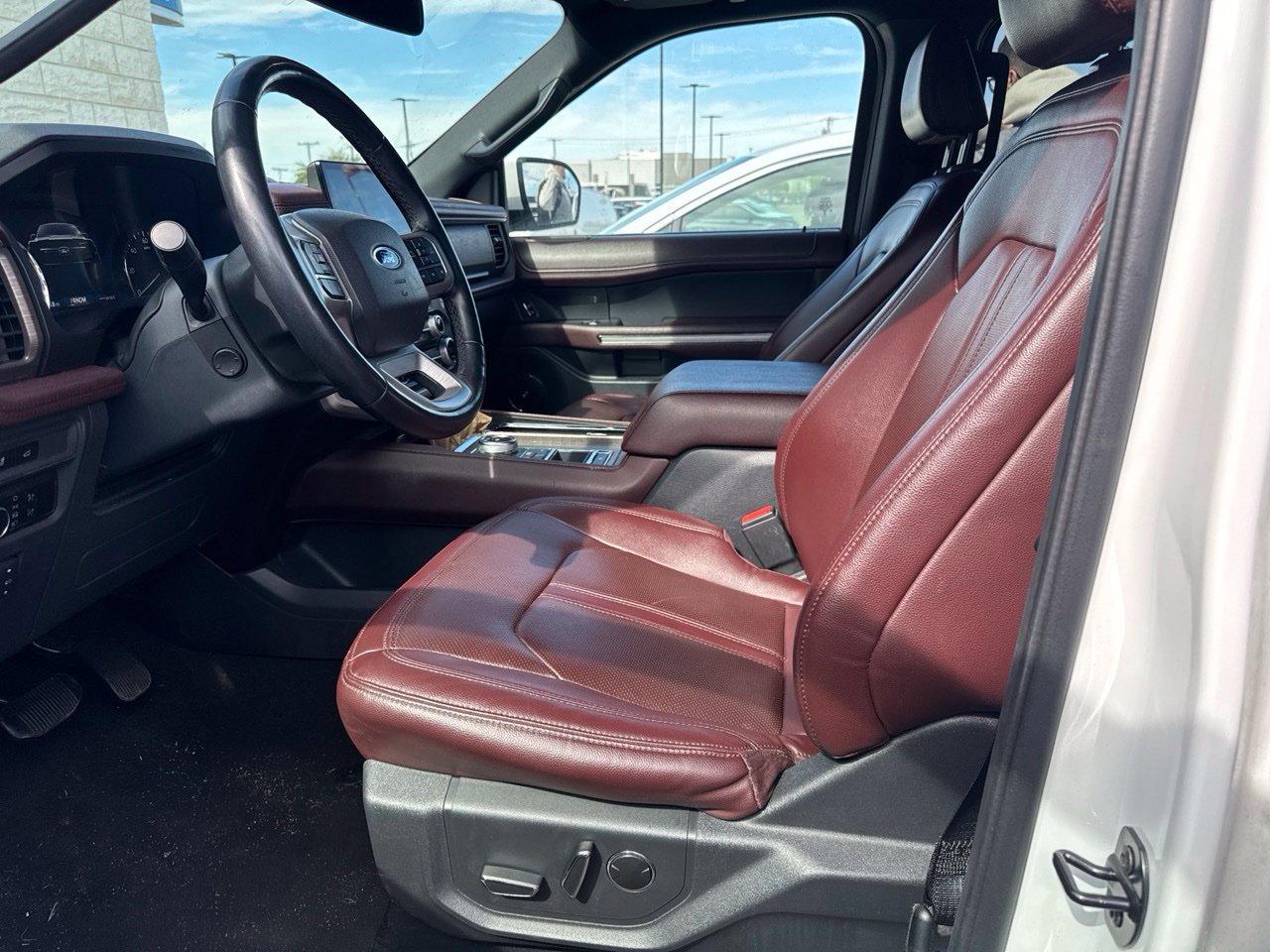 Used 2024 Ford Expedition Limited RWD image 6