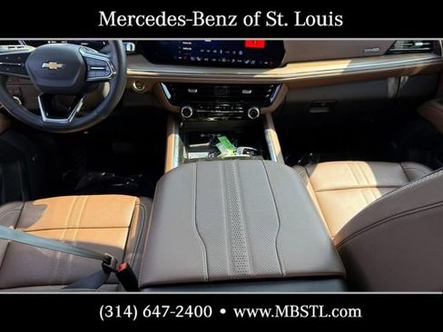 Used 2025 Chevrolet Tahoe High Country AWD/4WD image 11