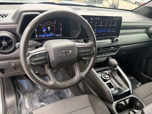 Used 2023 Chevrolet Colorado Trail Boss w/ Technology Package AWD/4WD image 30