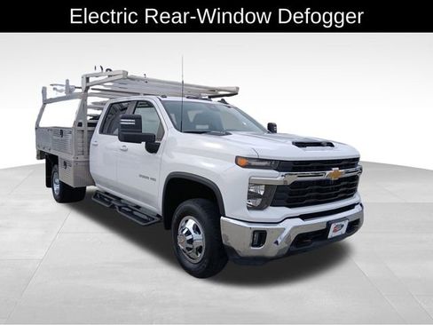 Certified 2024 Chevrolet Silverado 3500 LT w/ Convenience Package image 8