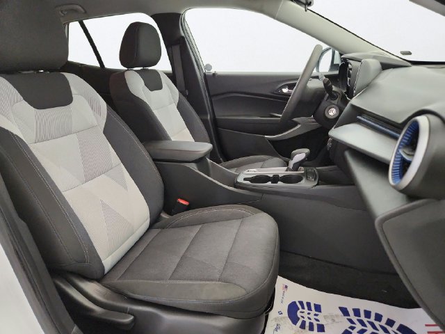 Used 2025 Chevrolet Trax LS w/ LS Convenience Package FWD image 26