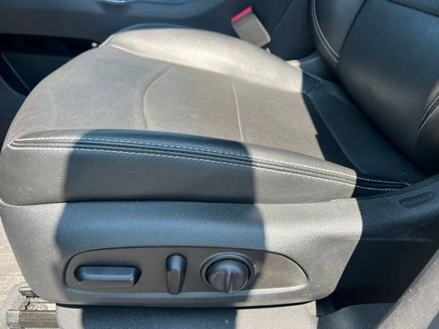 Used 2023 GMC Terrain SLT w/ LPO, Floor Liner Package AWD/4WD image 26