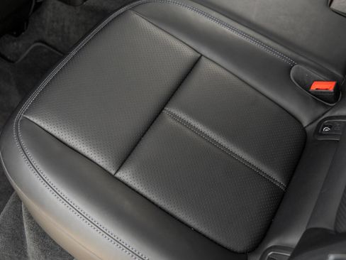 Certified 2024 Porsche Macan S image 34