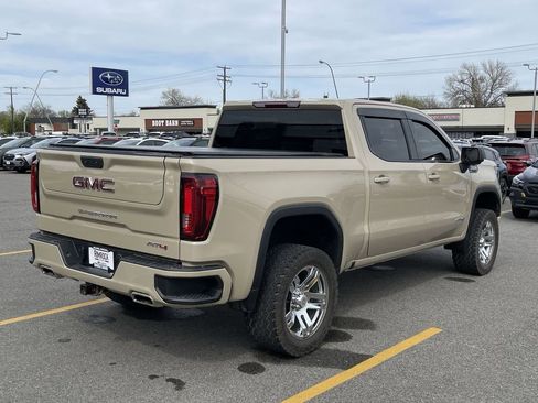 Used 2022 GMC Sierra 1500 AT4 AWD/4WD image 9