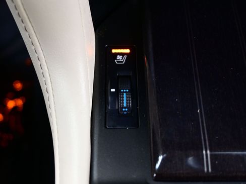 Used 2023 Lexus GX 460 Premium image 23