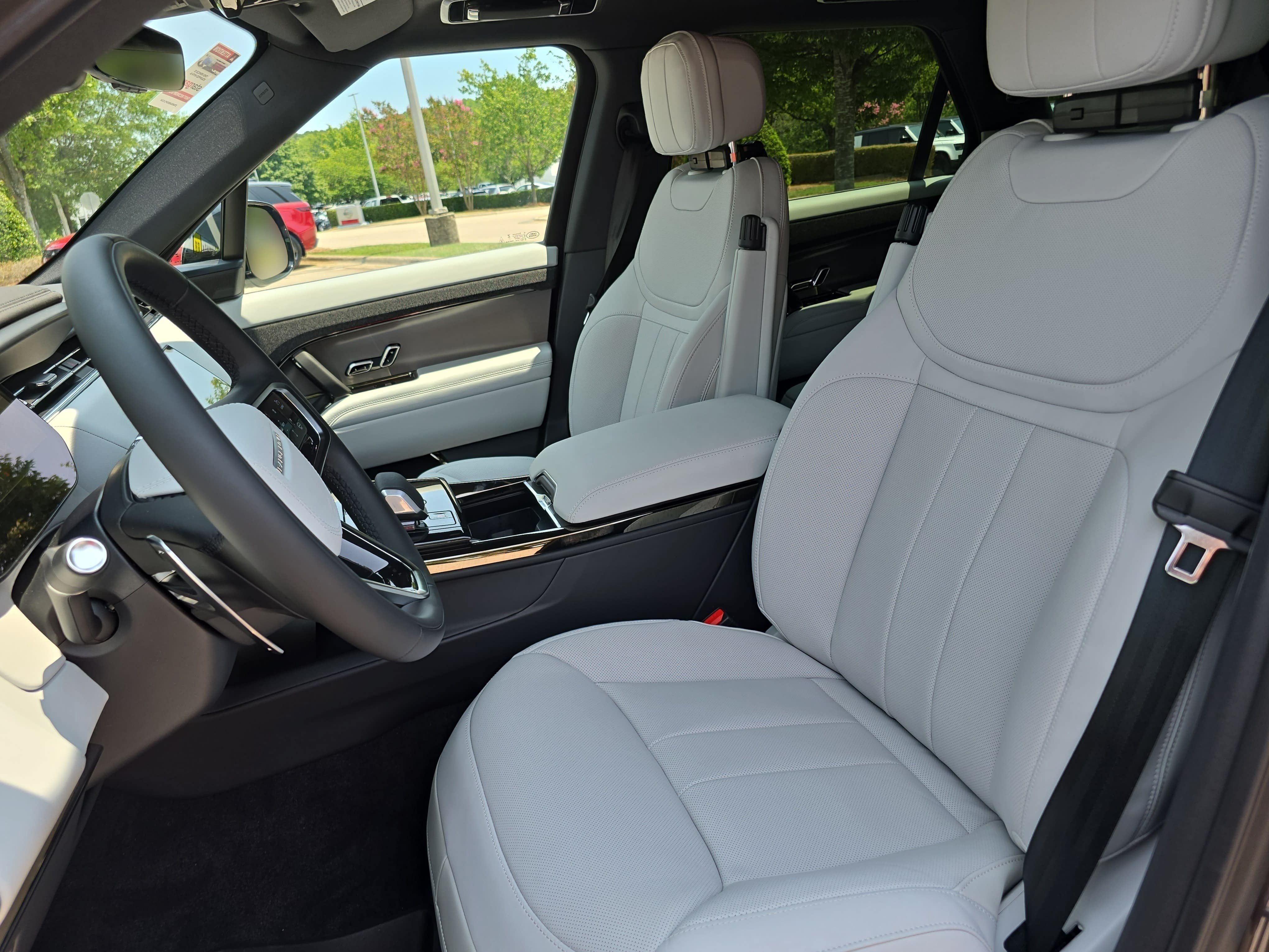 New 2026 Land Rover Range Rover Sport SE AWD/4WD image 15