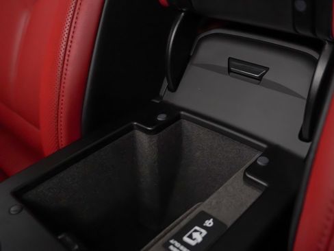 Used 2025 Porsche Macan image 35