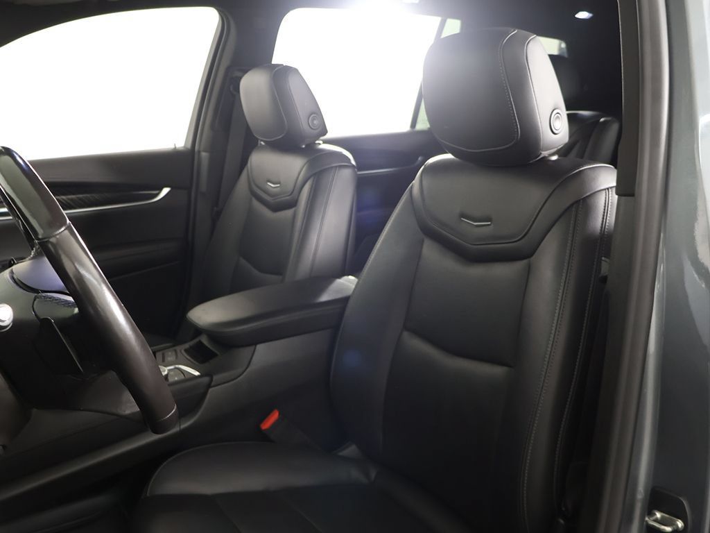 Used 2021 Cadillac XT6 Premium Luxury FWD image 32