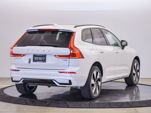 Used 2025 Volvo XC60 T8 Plus w/ Protection Package Premier image 4