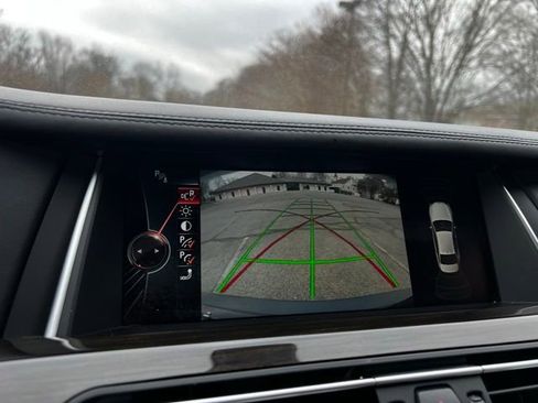 Used 2014 BMW 750Li xDrive image 40