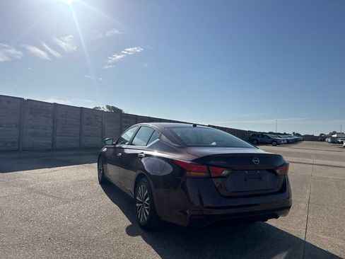 Certified 2025 Nissan Altima 2.5 SV FWD image 16