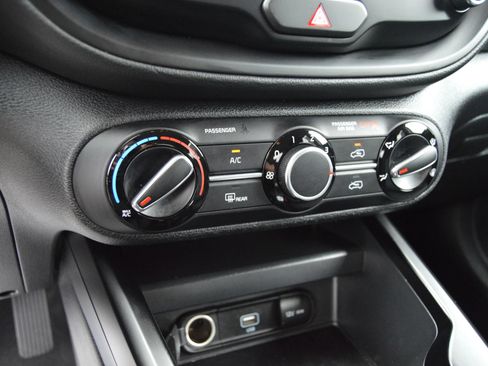 Used 2020 Kia Soul LX FWD image 15