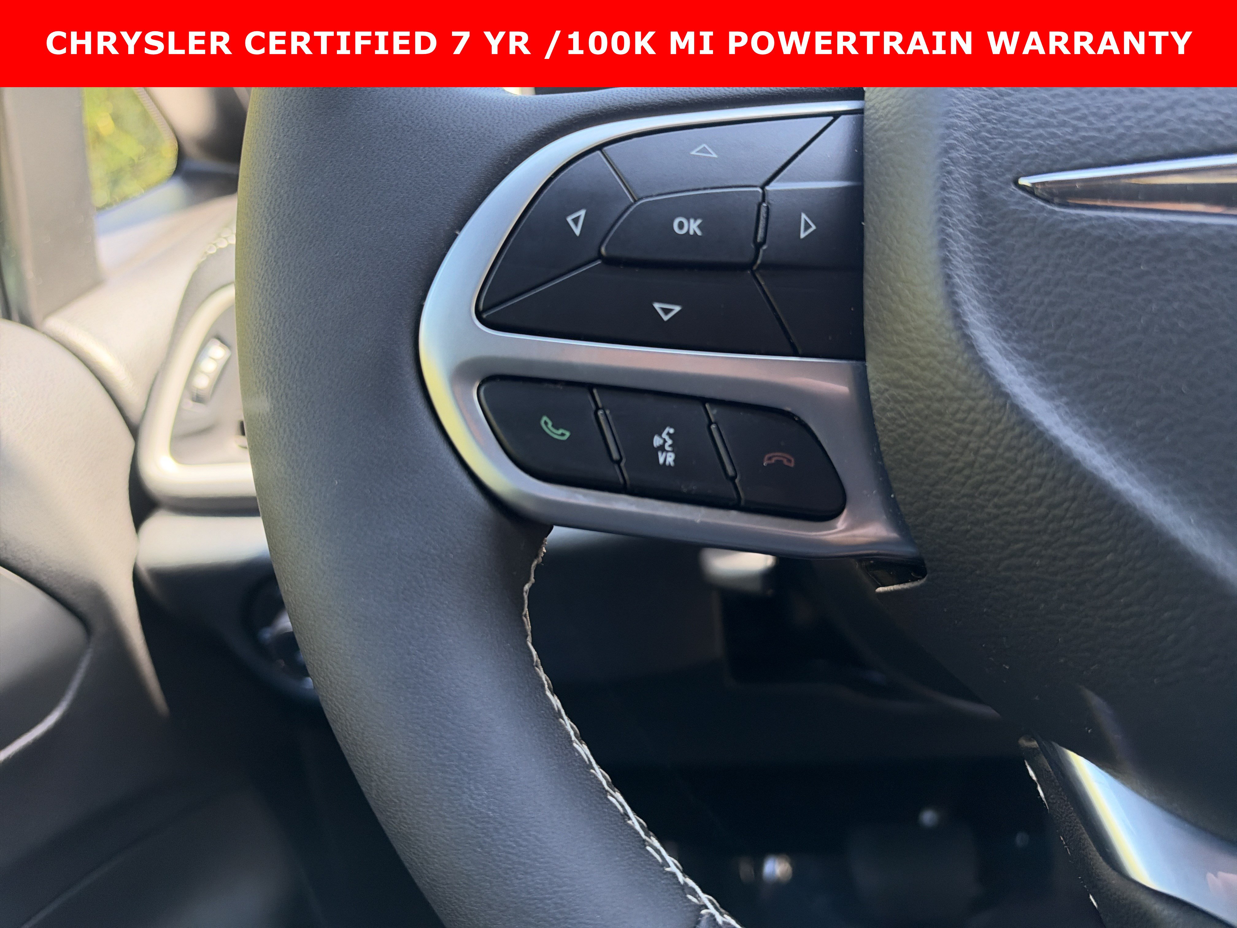Used 2025 Chrysler Pacifica Select FWD image 18