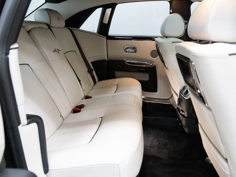 Used 2014 Rolls-Royce Ghost image 15