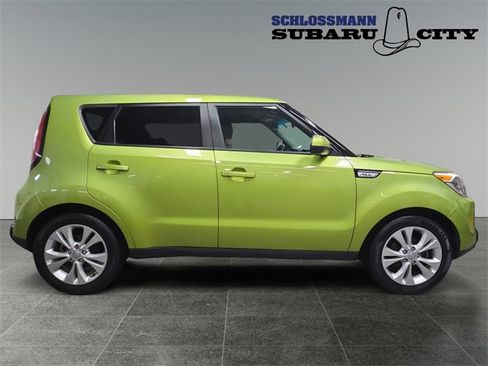 Used 2016 Kia Soul + image 10