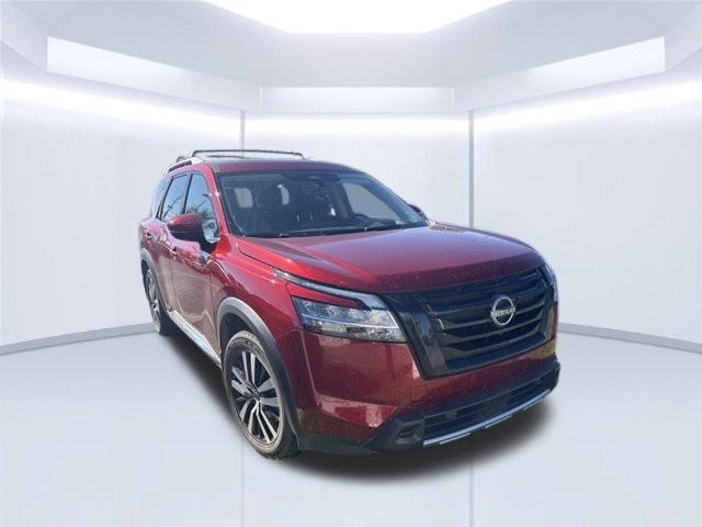 Used 2024 Nissan Pathfinder Platinum FWD image 3