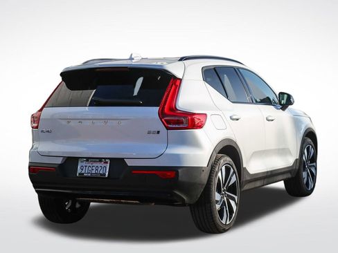 Certified 2025 Volvo XC40 B5 Ultra image 7