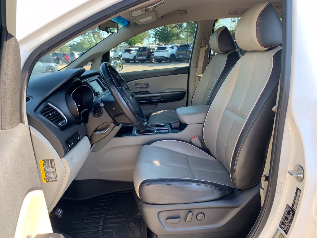 Used 2020 Kia Sedona EX FWD image 25
