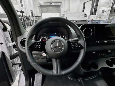 Used 2026 Mercedes-Benz Sprinter 2500 image 12