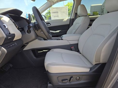 New 2026 Nissan Pathfinder SL AWD/4WD image 10