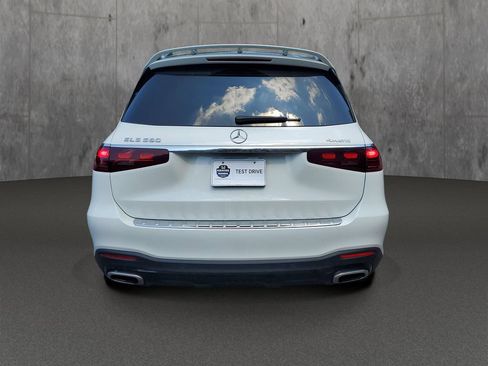 Used 2025 Mercedes-Benz GLS 580 4MATIC image 6