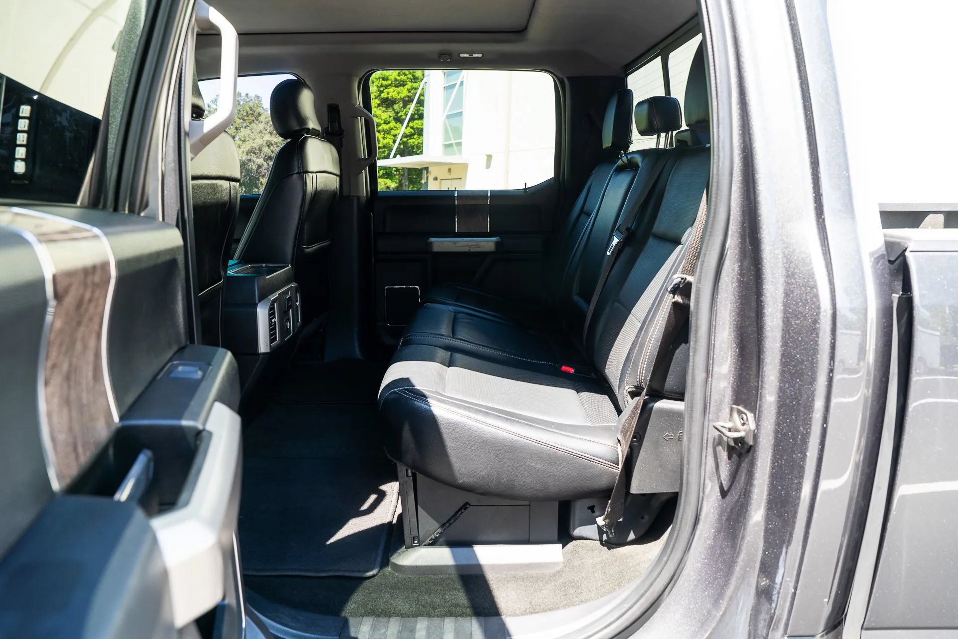 Used 2017 Ford F350 Lariat w/ Lariat Ultimate Package AWD/4WD image 29