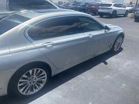 Used 2018 BMW 750i RWD image 6