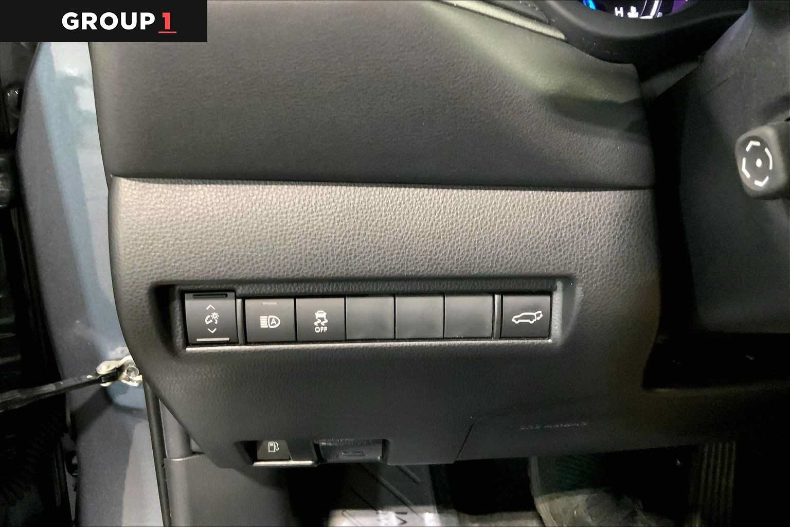 Certified 2023 Toyota Venza XLE AWD/4WD image 34
