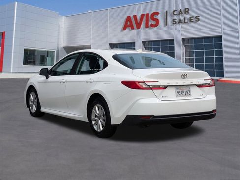 Used 2025 Toyota Camry LE image 9