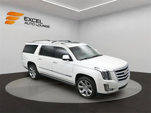 Used 2017 Cadillac Escalade ESV Premium Luxury image 52