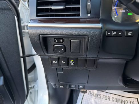 Used 2017 Lexus ES 300h w/ Luxury Package image 31