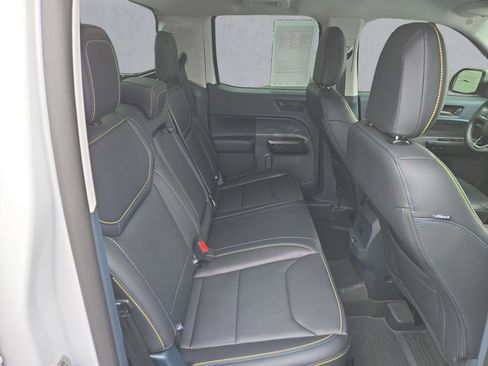 Certified 2025 Ford Maverick Lobo image 24