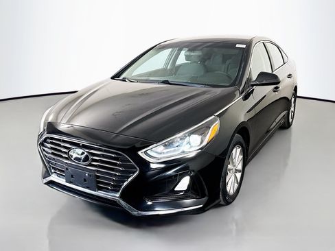 Used 2018 Hyundai Sonata SE w/ Cargo Package FWD image 4