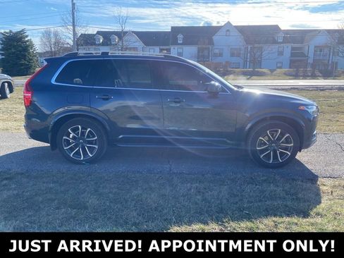 Used 2018 Volvo XC90 T6 Momentum w/ Convenience Package image 6