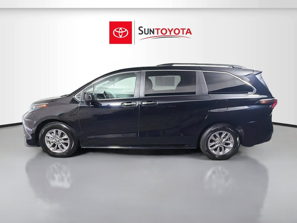 Used 2025 Toyota Sienna XLE FWD image 6