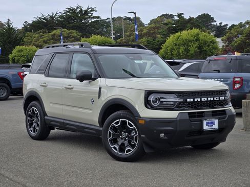 New 2025 Ford Bronco Sport Outer Banks w/ Outer Banks Tech Package+ image 2