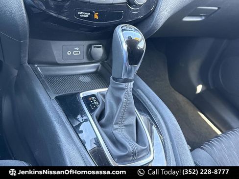 Certified 2019 Nissan Rogue SV image 38