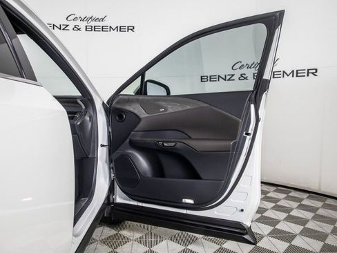 Used 2025 Lexus RX 450h AWD w/ Luxury Package image 17