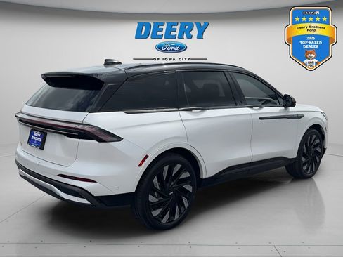Used 2024 Lincoln Nautilus Reserve w/ Equipment Group 202A AWD/4WD image 6