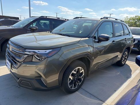 Used 2026 Subaru Forester Premium image 3