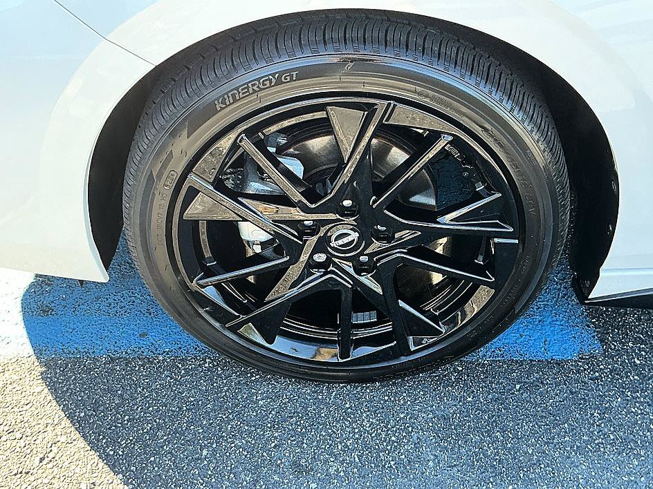 Certified 2025 Nissan Sentra SR w/ SR Premium Package FWD image 10